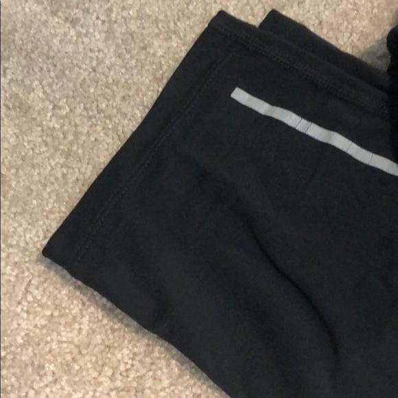 Nike Dri-Fit, medium Capri leggings. - Picture 5 of 6